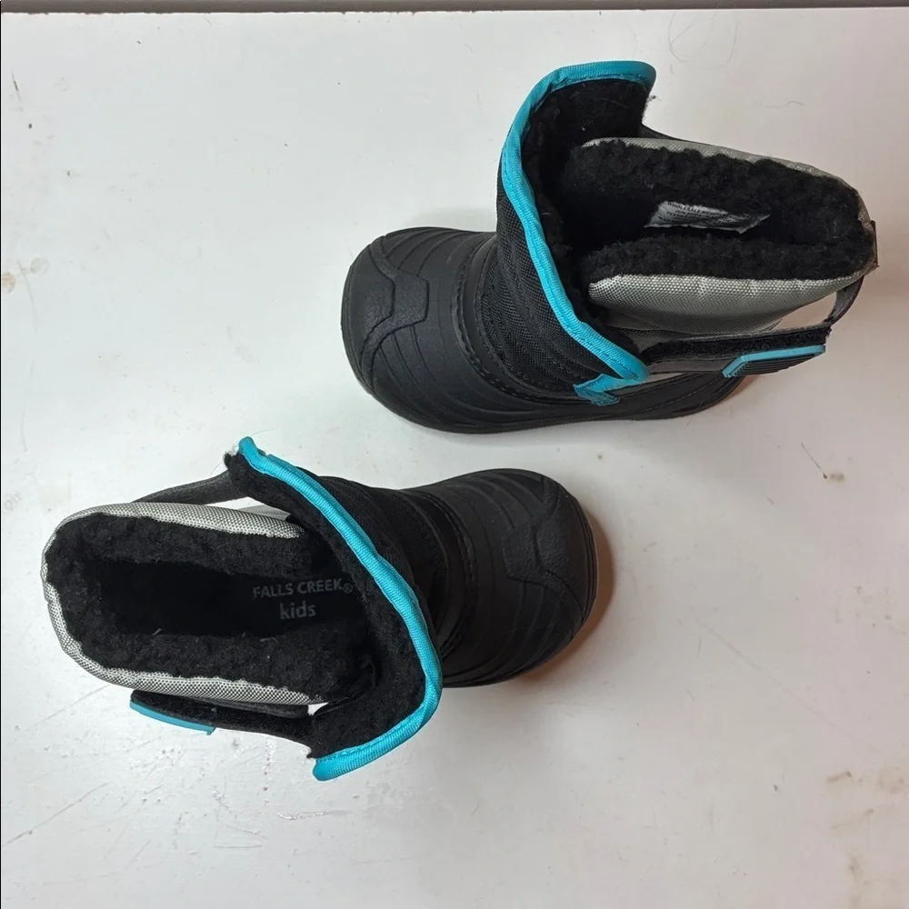 Falls Creek Kids Black and Blue Winter Boots Size 5